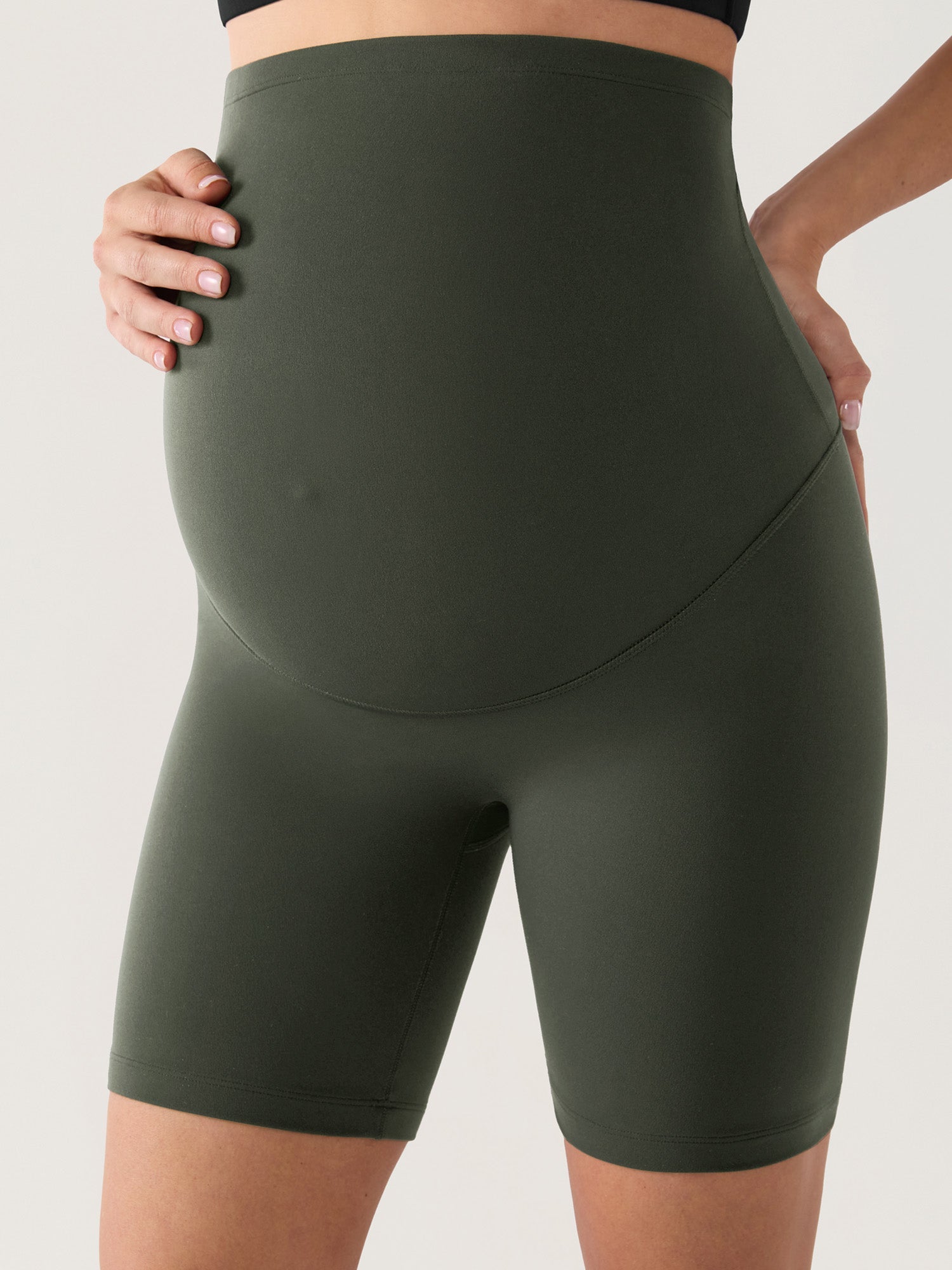Natrelax® No Front Seam Maternity Shorts 6"