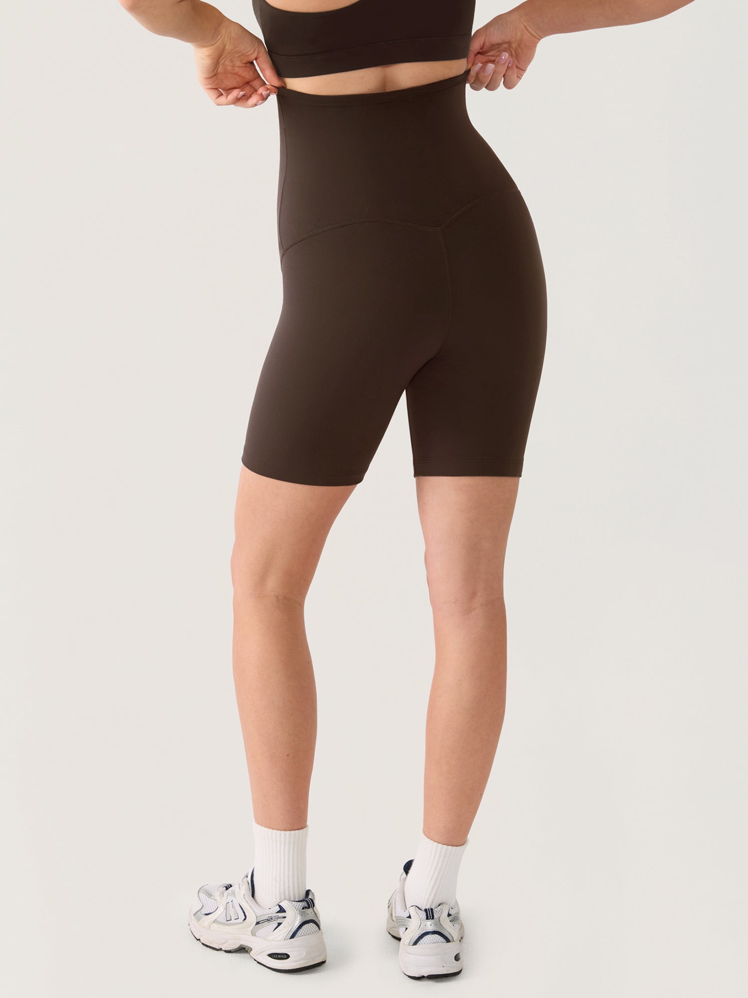 Natrelax® No Front Seam Maternity Shorts 6"